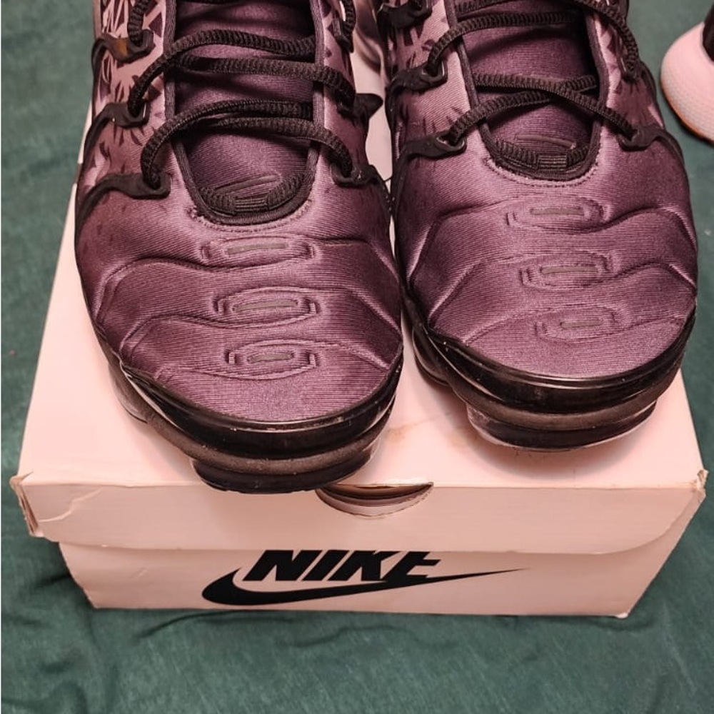 Nike Black Sneakers